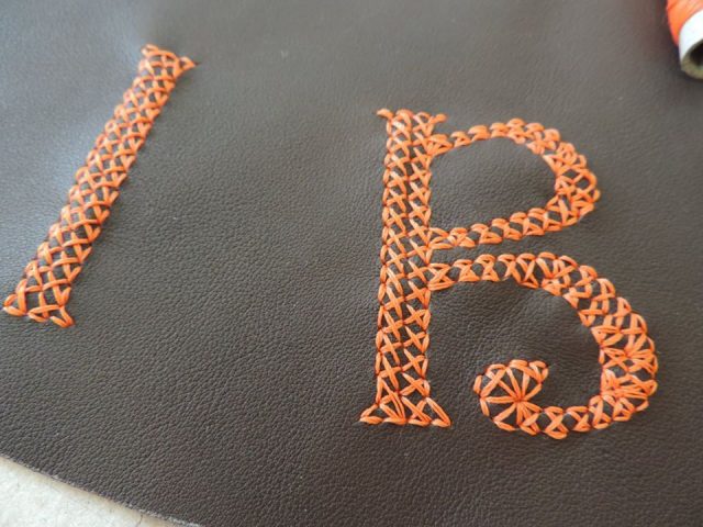 broderie manuală