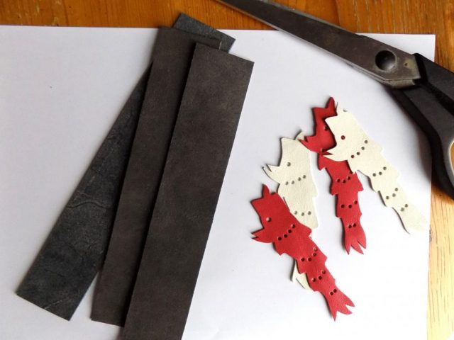 semn de carte din piele